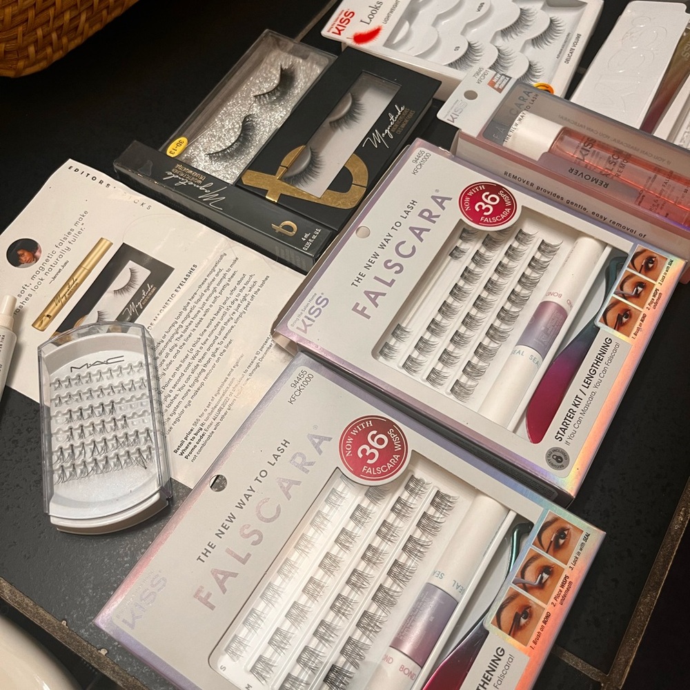 False Lash Bundle - Picture 6 of 6